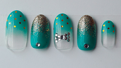 あなたにネイルの特徴やポイントを一つ一つ丁寧にお伝えしていきます。分からないことがあれば何でも気軽に質問してください。